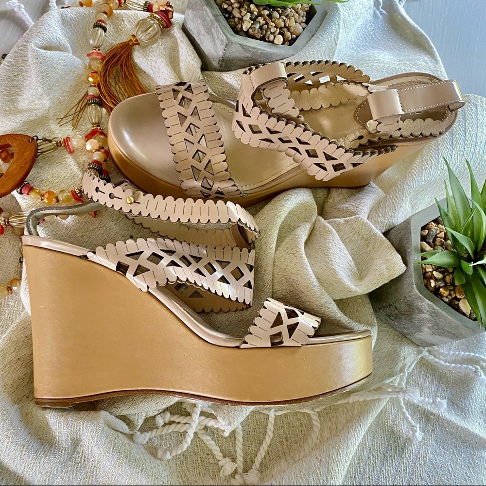 Chloe’ laser leather cutouts strappy sandal wedges Italian leather neutral size8